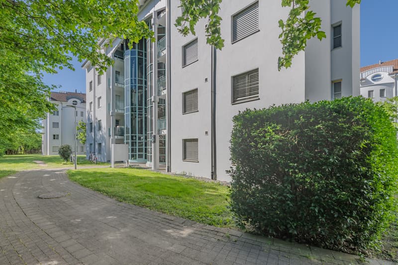 Grosszügige Wohnung mit zwei Balkonen in idealer Lage! (2)