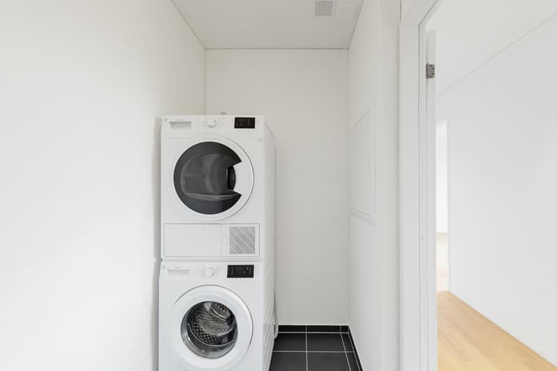 Top moderne Wohnung mit "Inhouse" Kino! (8)