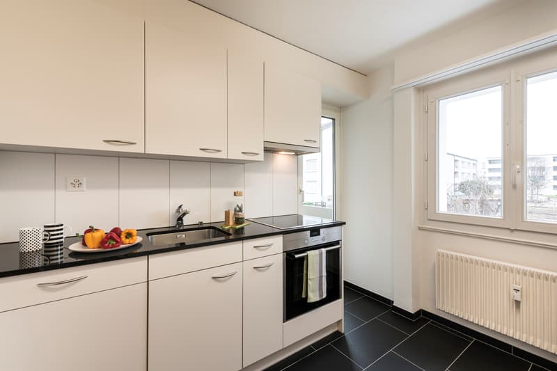 Grosser Balkon lädt zum Verweilen ein! (2)