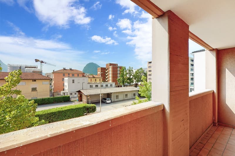 Ultimo piano con terrazza e vista aperta nel cuore di Viganello (2)
