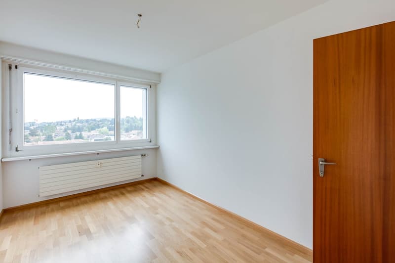Grosszügige, lichtdurchflutete Wohnung an zentraler Lage (4)