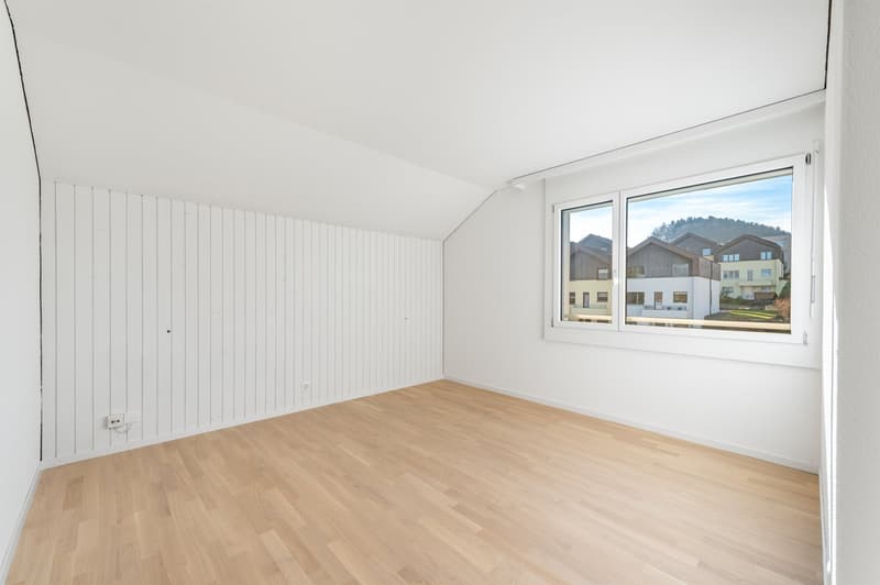 Platz für die ganze Familie  frisch sanierte 5.5 Zimmer-Dachwohnung (10)