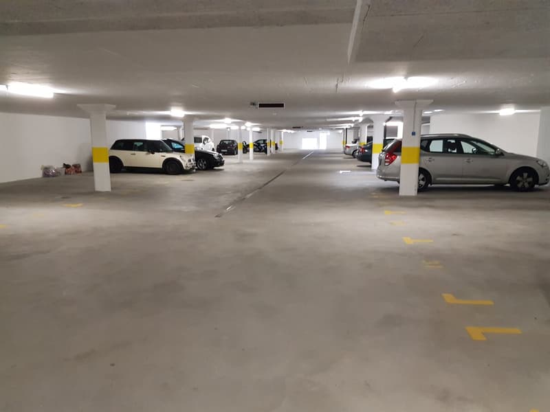 Einstellplatz zu vermieten (2)