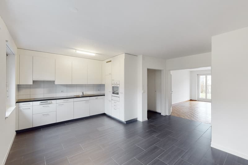 Grosszügige Wohnung in ruhiger Liegenschaft befristet bis 31.03.2028! (3)