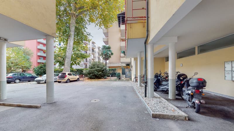 Luminoso in posizione strategica a Molino Nuovo (1)