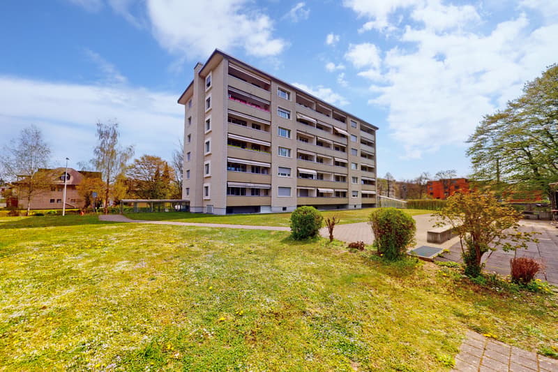 Perfekte Lage für den Alltag - Zentrale Wohnung in Zuchwil! (2)