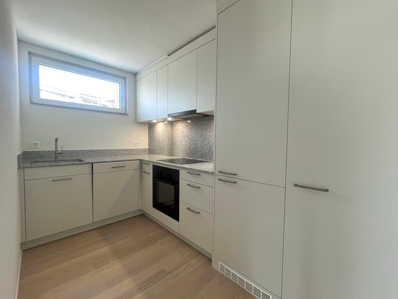 Moderne 2.5 Zimmer-Wohnung im Herzen von Zug (5)