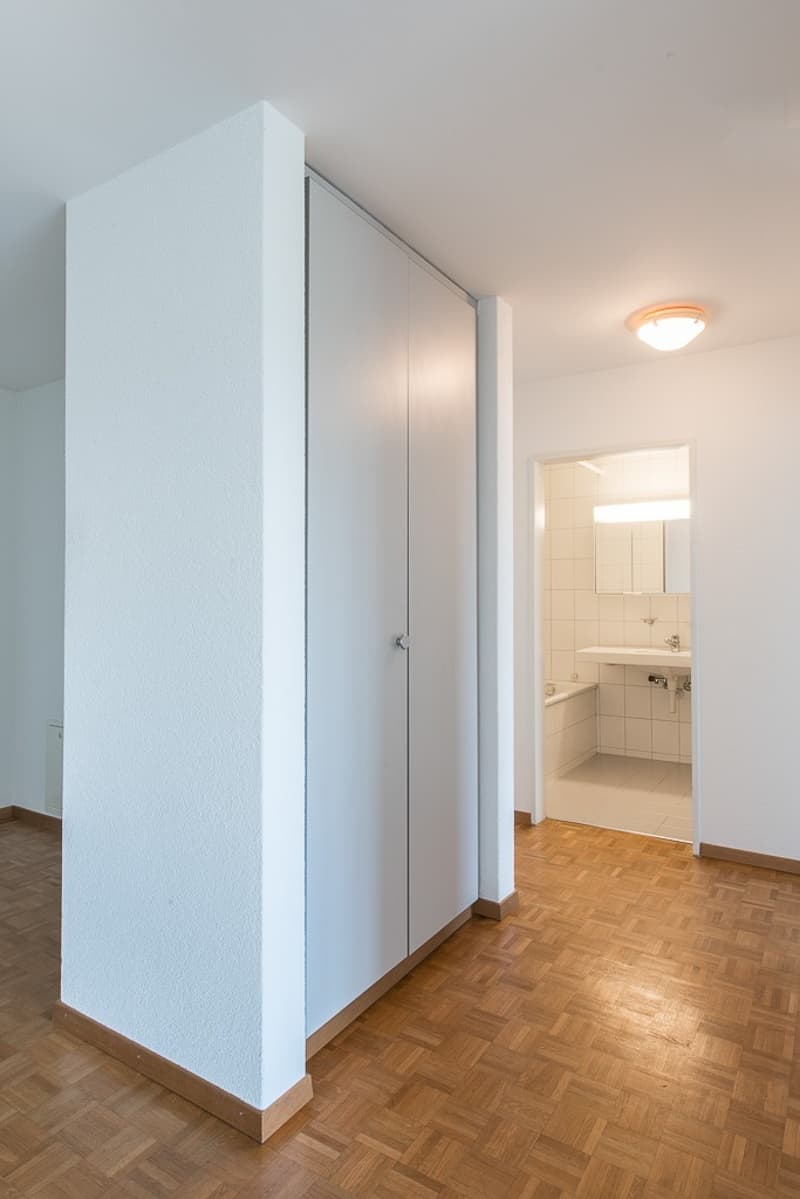 Lichtdurchflutete Erdgeschosswohnung mit Gartensitzplatz. (7)