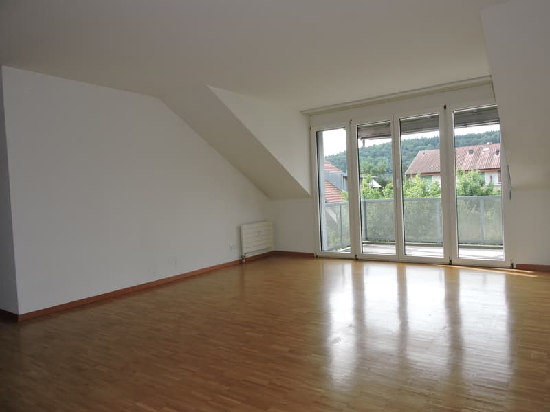 Grosszügige 3.5-Zimmerwohnung mit Weitblick (2)