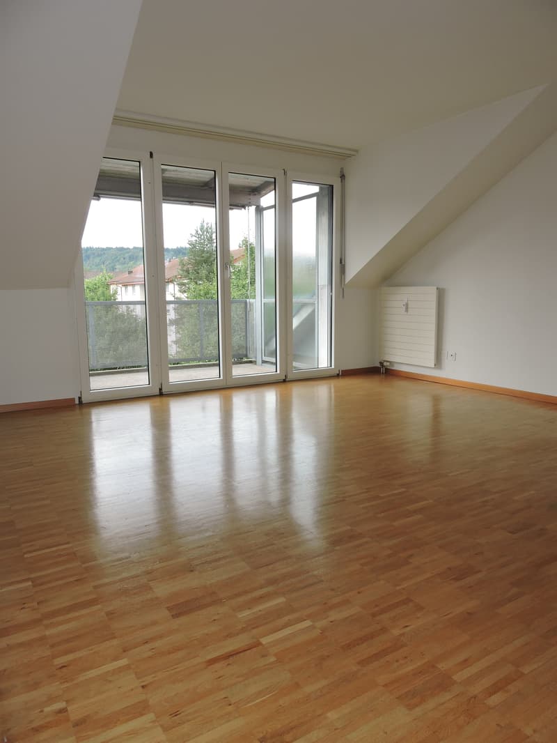 Grosszügige 3.5-Zimmerwohnung mit Weitblick (5)