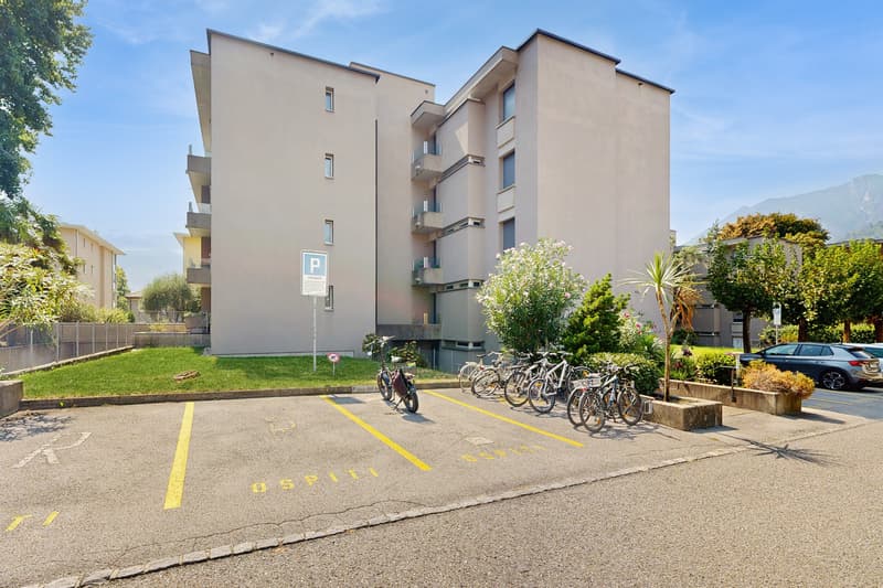 A due passi dalla città, circondato dal verde: la tua nuova casa ti aspetta (1)