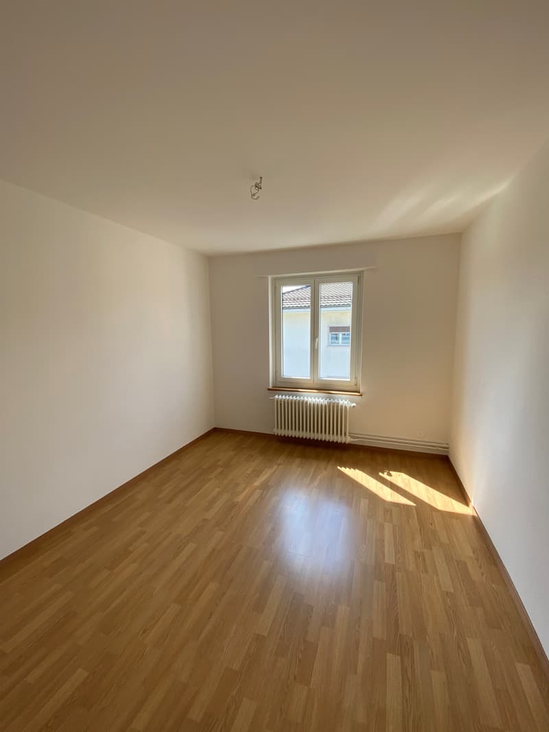 Helle 5.5 Zimmerwohnung in gepflegter Liegenschaft (4)