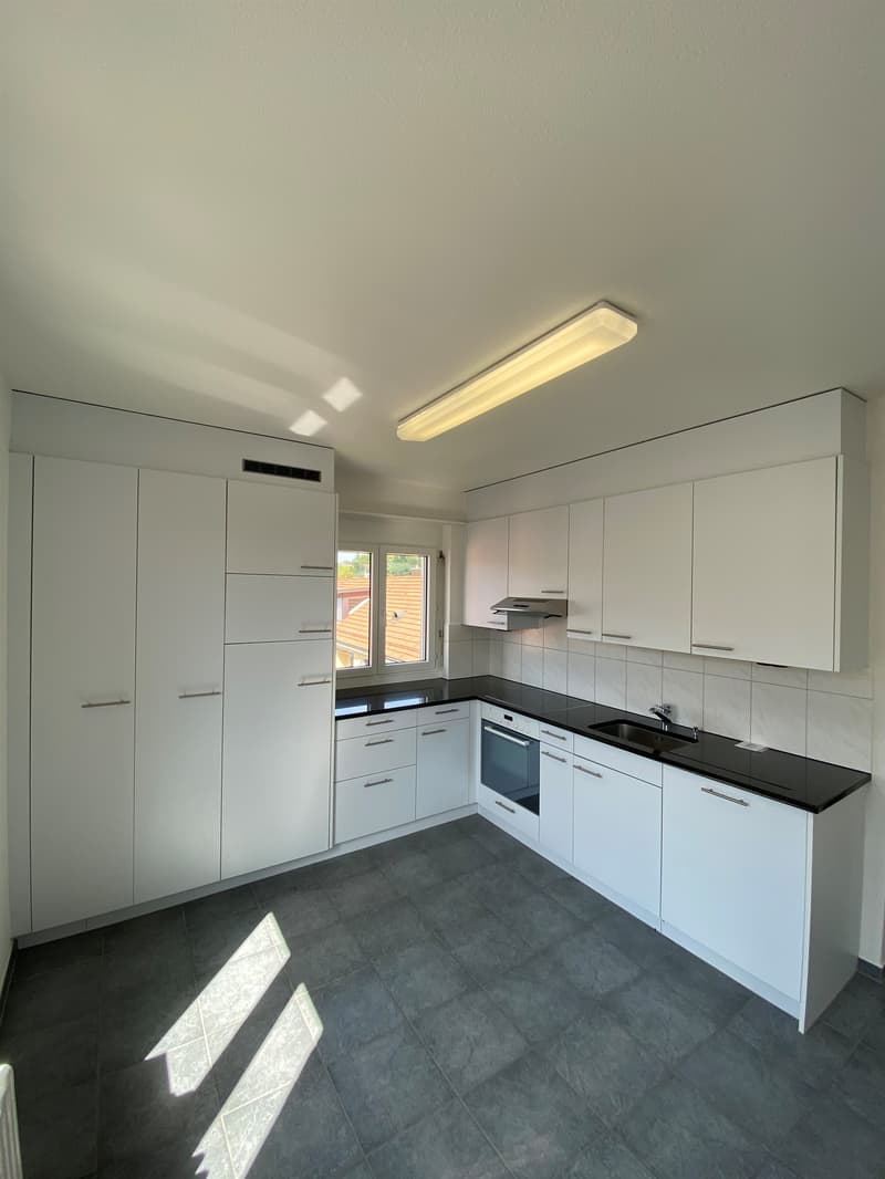Helle 5.5 Zimmerwohnung in gepflegter Liegenschaft (3)