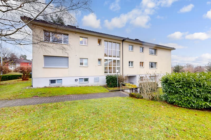 Helle und sonnige Wohnung an begrünter Lage (1)
