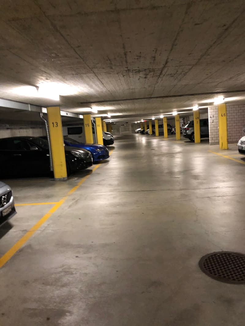 Einstellplatz zu vermieten nähe Glattpark! (2)