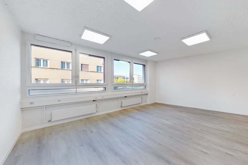Bureaux fonctionnels et lumineux à proximité immédiate de la gare (6)
