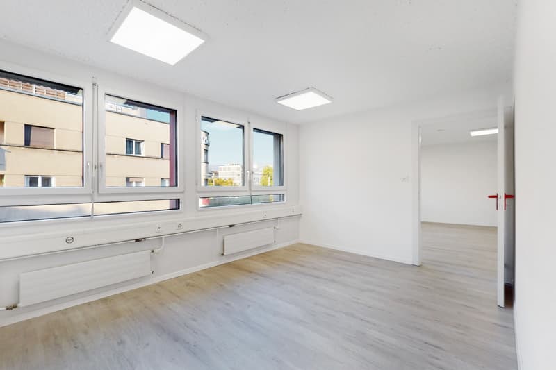 Bureaux fonctionnels et lumineux à proximité immédiate de la gare (4)