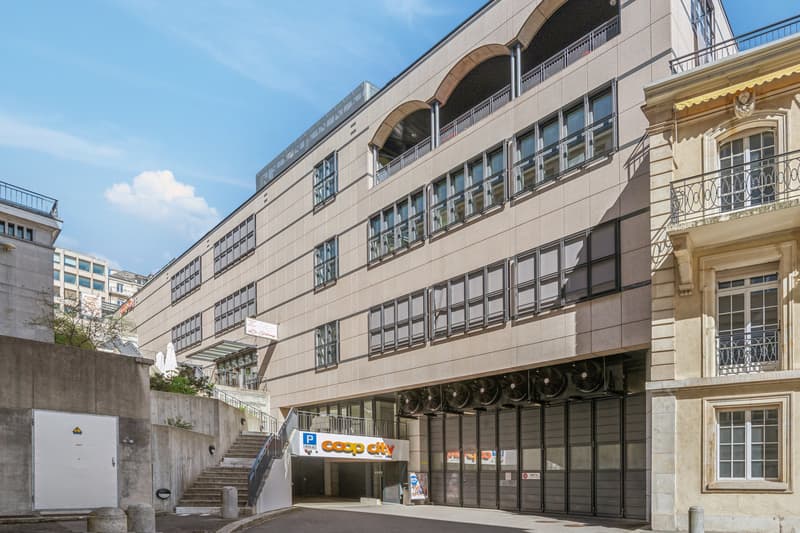 Dépôt à louer au centre-ville (1)