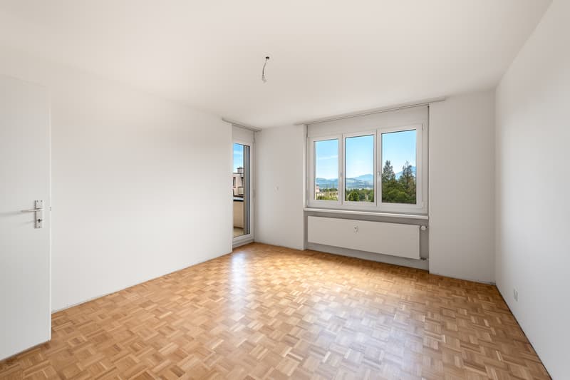 Modernes Wohnen mit Ausblick - sanierte 3.5-Zimmer-Maisonette. (7)