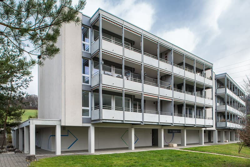 Motorradparkplatz in Lausen (1)