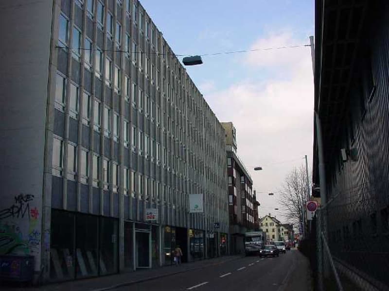 Wir lassen Ihr Auto nicht im Regen stehen (1)