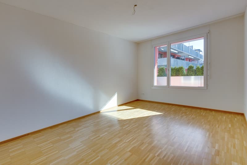 Moderne Wohlfühloase im Untergeschoss mit Sitzplatz (5)