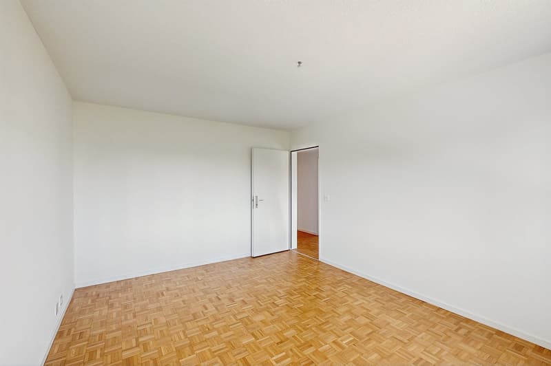 Modern wohnen in Schwerzenbach  frisch saniert & bestens angebunden! (6)