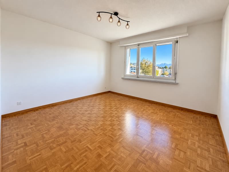 Helle Wohnung im Grünen mit wunderschöner Bergsicht! (7)