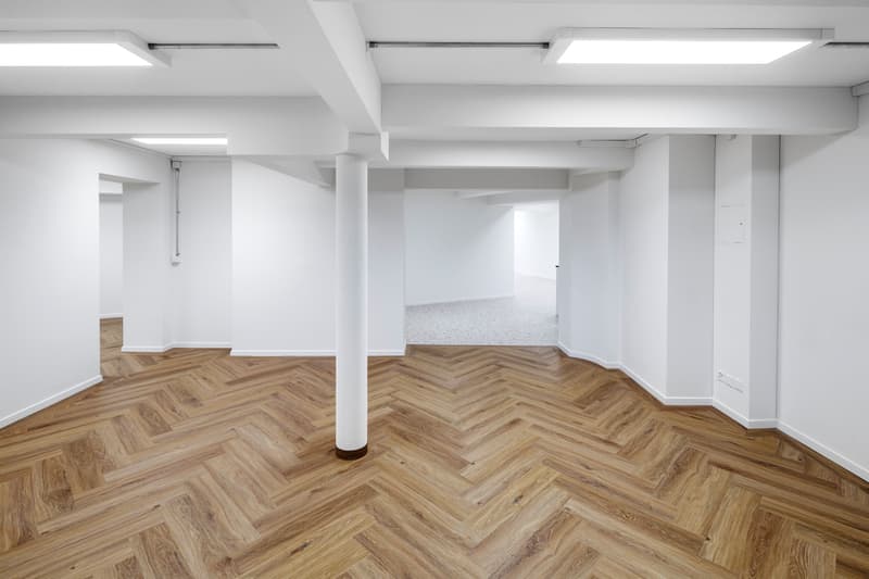 Hochwertig ausgebautes Ladenlokal (6)