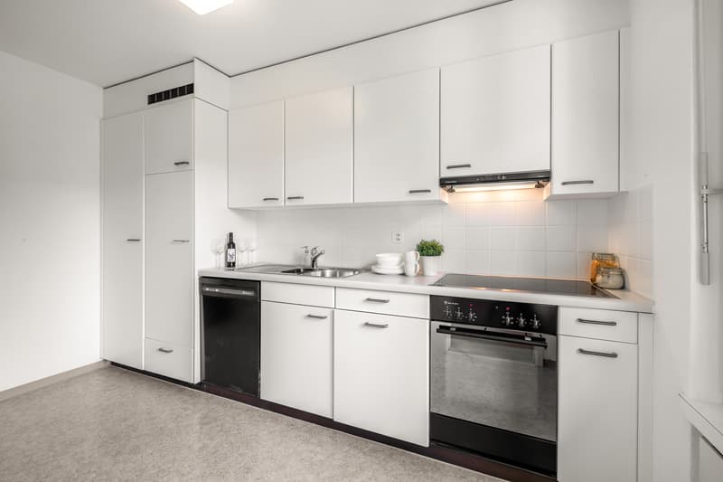 Dachwohnung mit Cheminée - befristet bis 30.06.2027 (6)