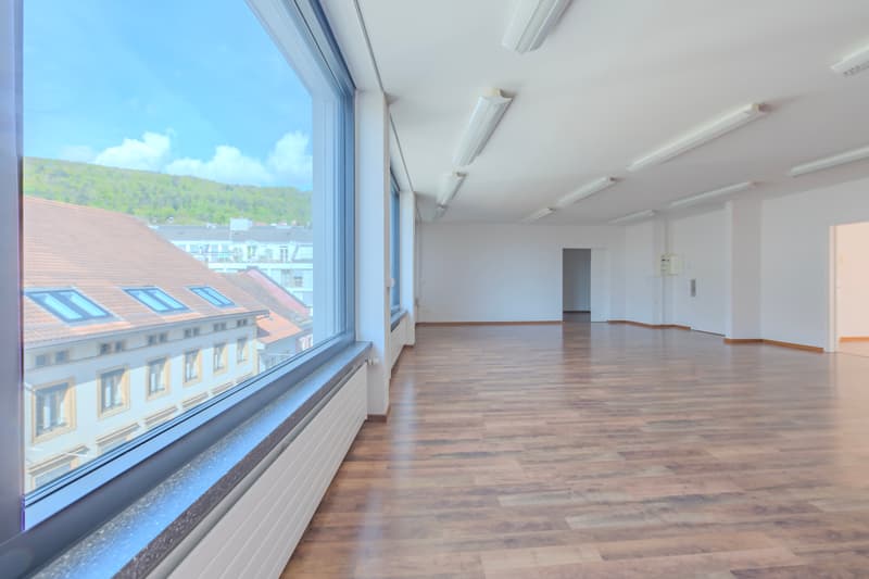 Moderne Büroräumlichkeiten im Herzen von Biel  ab sofort verfügbar! (3)