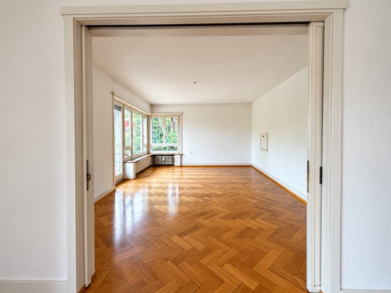 Grosszügige Wohnung an zentraler Lage (4)