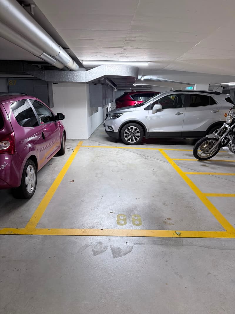 Parkplätze zu vermieten in der Überbauung Zelgli, 8600 Dübendorf (4)