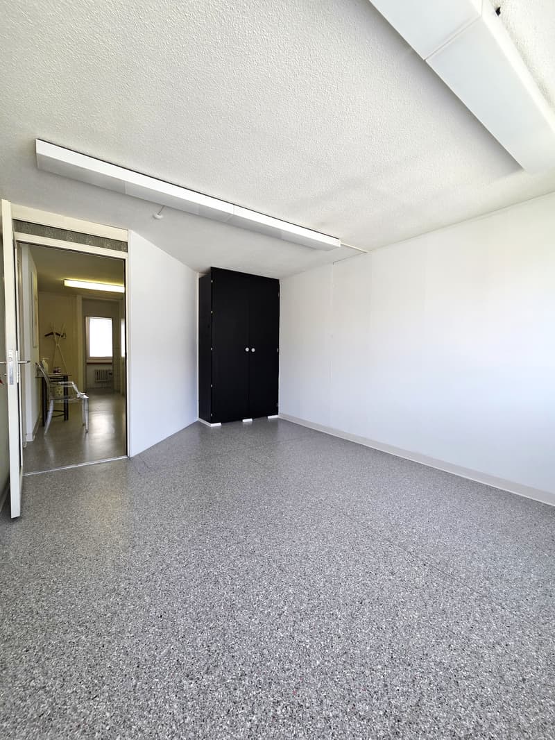 Büroräumlichkeit im Zentrum von Horw (2)