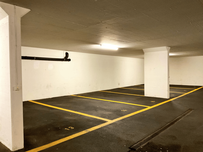 Einstellhallenplatz (1)