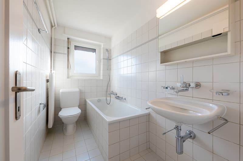 Kleine 2 Zimmer-Wohnung mit viel Ruhe (4)