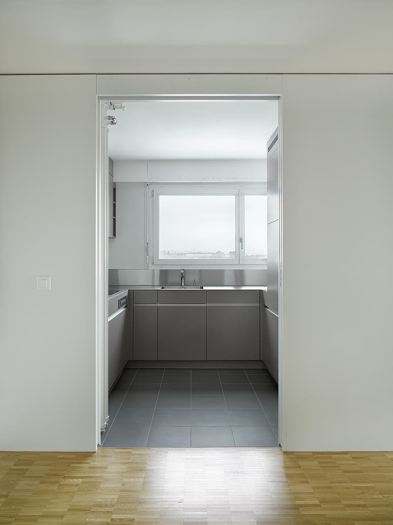 Moderne 2.5-Zimmer-Wohnung mit Stadtblick in Bern (7)