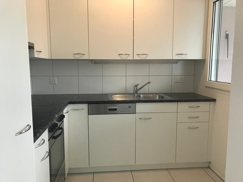 Gemütliche 2-Zimmer-Wohnung mit Balkon in Münchenbuchsee (3)