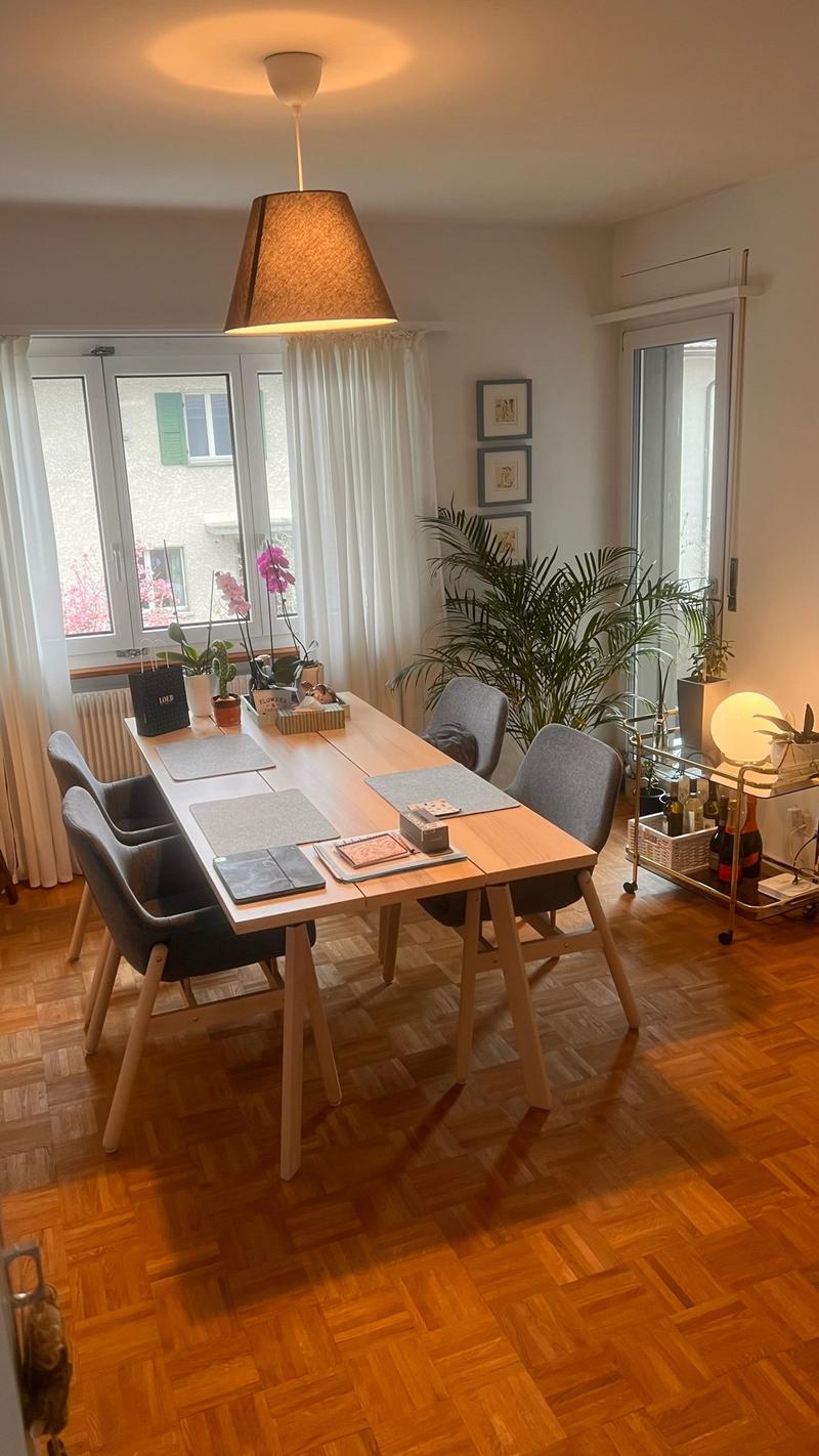 Charmante, gepflegte 4-Zimmer-Wohnung mit Balkon in Spiegel b. Bern (2)
