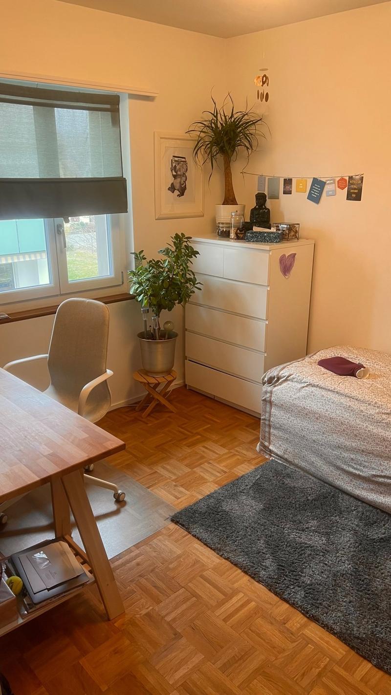 Charmante, gepflegte 4-Zimmer-Wohnung mit Balkon in Spiegel b. Bern (9)