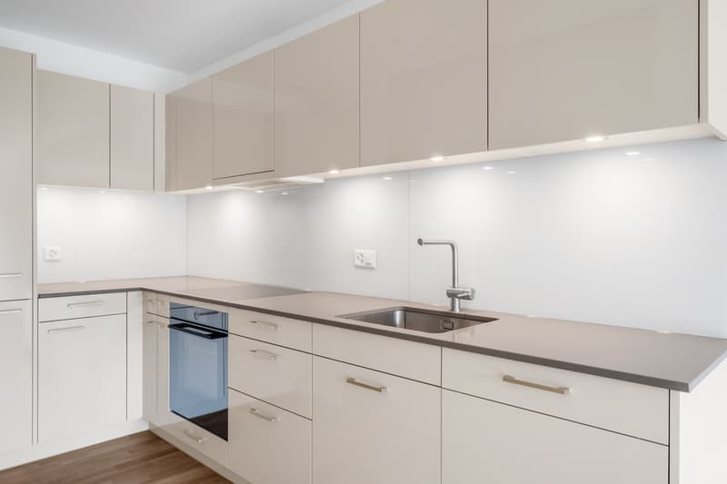 Attraktive 2.5-Zimmerwohnung an ruhiger Lage in Meggen (2)
