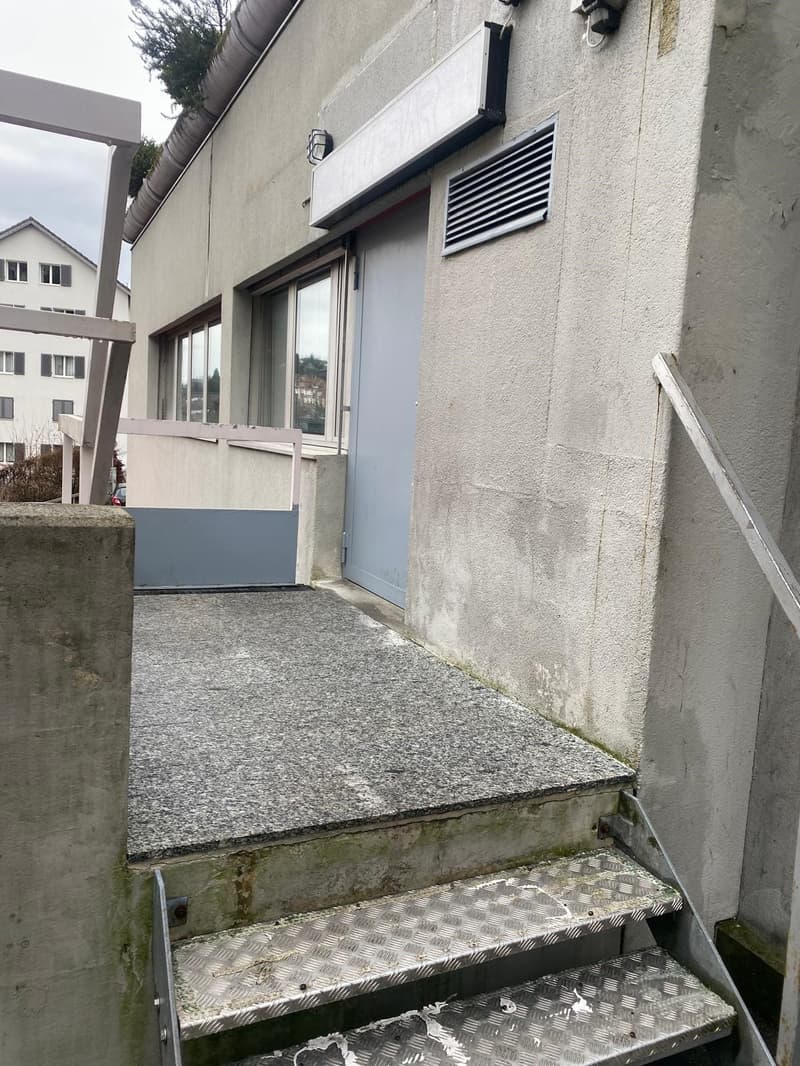 attraktive Gewerbefläche mit separatem Eingang zu vermieten (3)