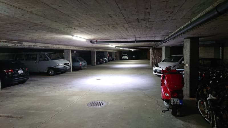 Parakplätze in Tiefgarage zu vermieten (2)