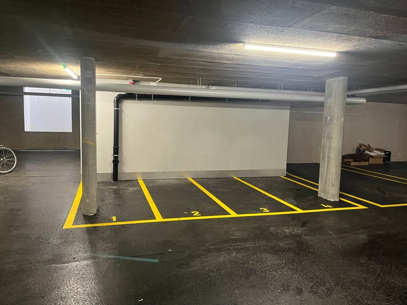 Roller Parkplatz (Nr. 2) zu Vermieten (1)