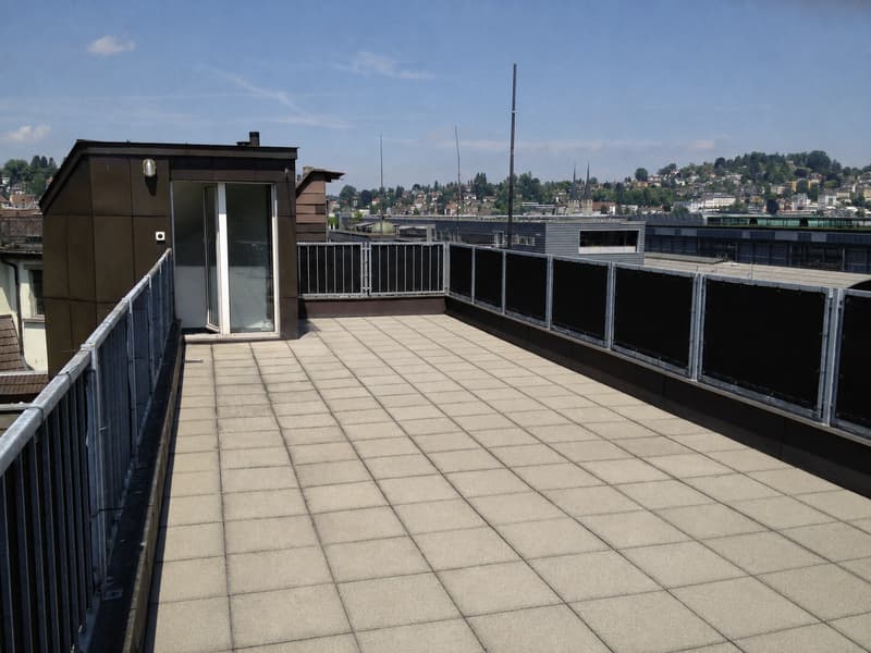 Charmante 2.5-Zimmer-Maisonette-Wohnung mit Dachterrasse im Herz von Luzern (16)
