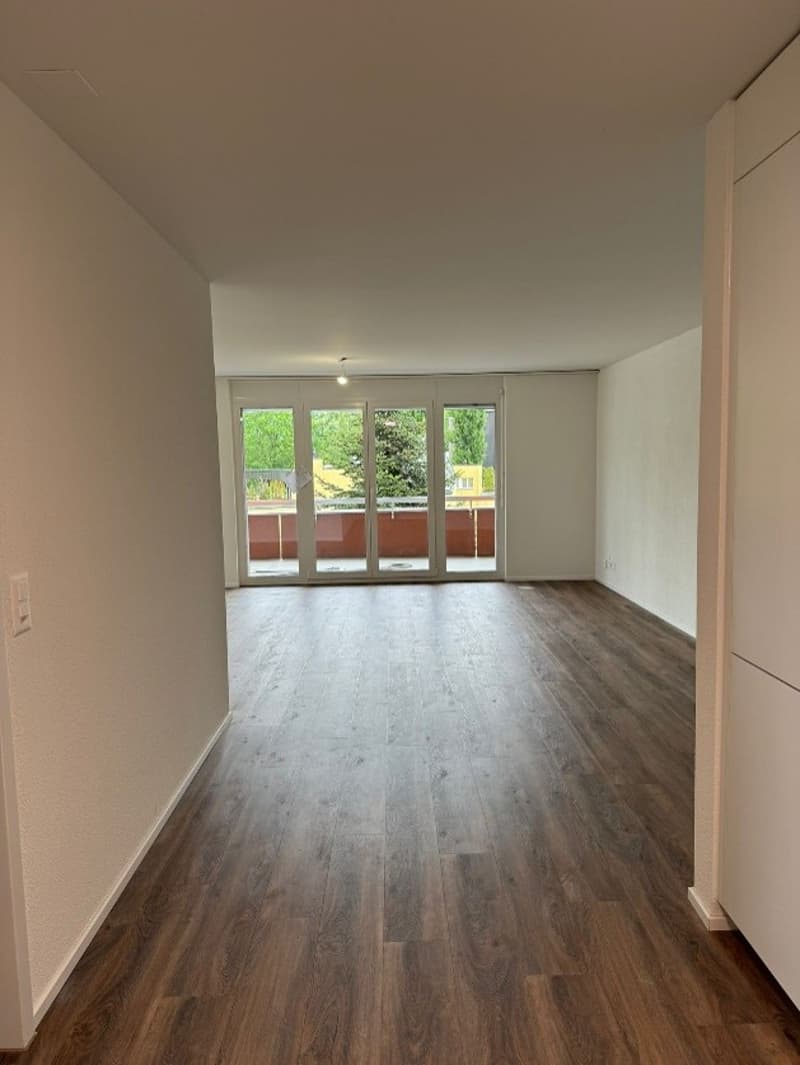 Moderne 2.5 Zimmerwohnung in Seenähe (2)