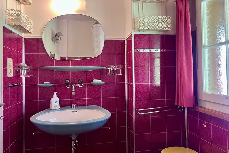Ein kleines Bijou an traumhafter und spektakulärer Aussichtslage umgeben von grünen Wiesen (12)