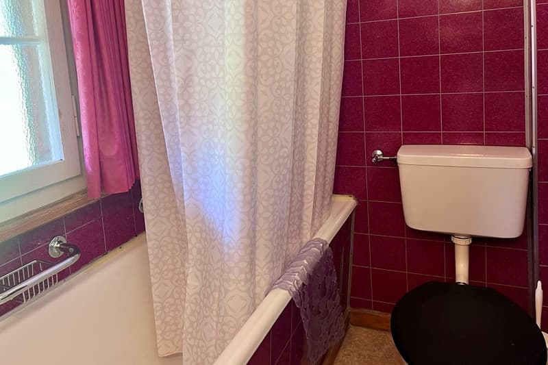 Ein kleines Bijou an traumhafter und spektakulärer Aussichtslage umgeben von grünen Wiesen (11)