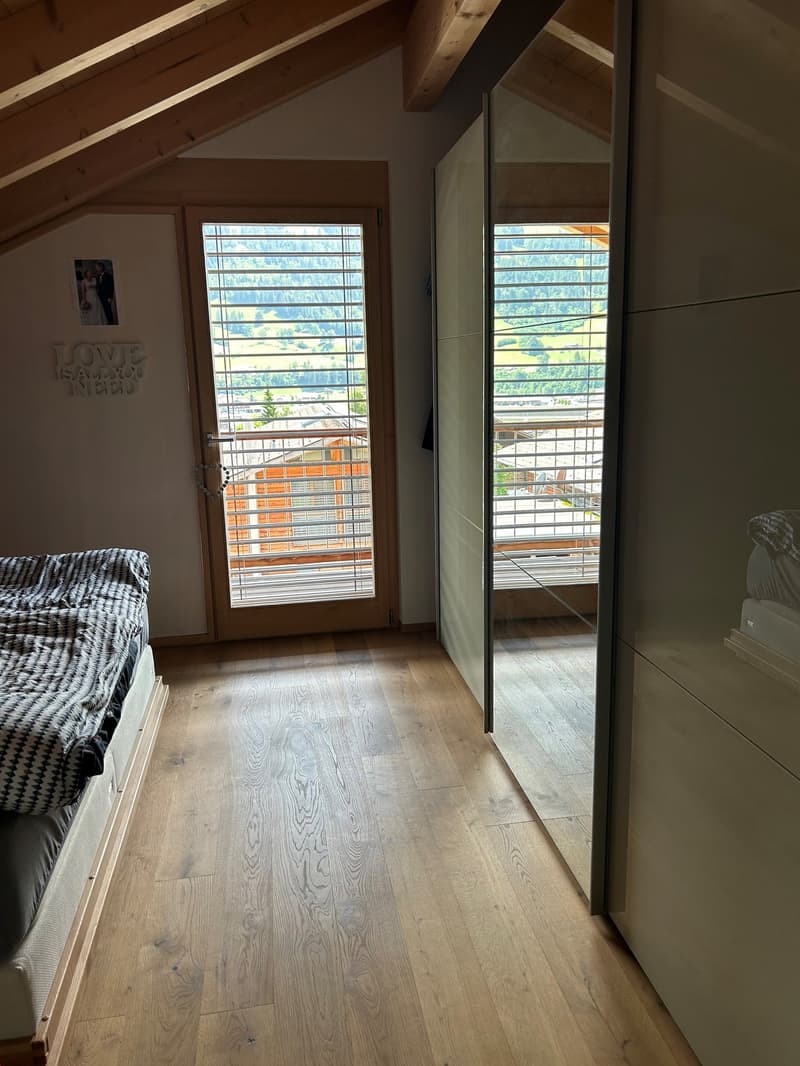 Moderne 4.5 Zimmer - Wohnung mit Blick auf die Kandertaler Bergwelt (3)