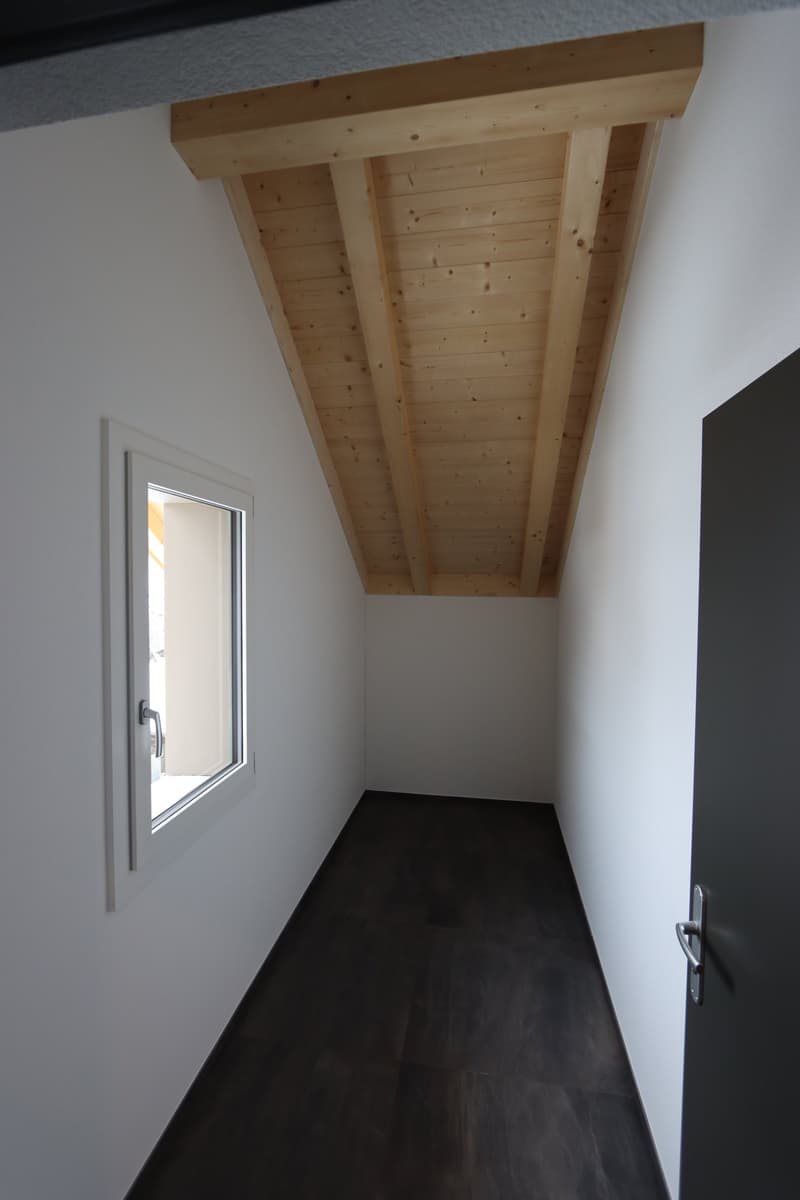 Neuwertige, schöne 3.5 Zimmer Wohnungen (12)